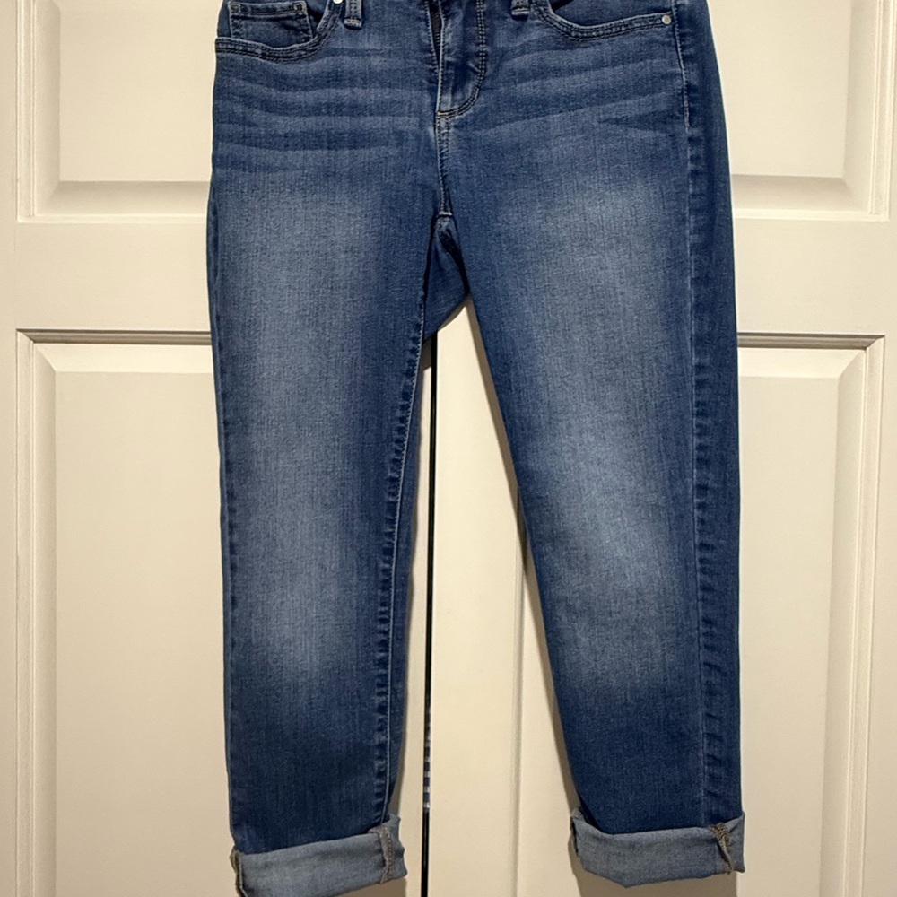 a.n.a Blue Boyfriend Jeans with Classic Denim Style
